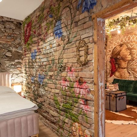 Accommodation At The Folklore Apartment Bratislava Buitenkant foto