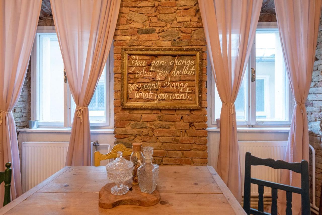 Accommodation At The Folklore Apartment Bratislava Buitenkant foto