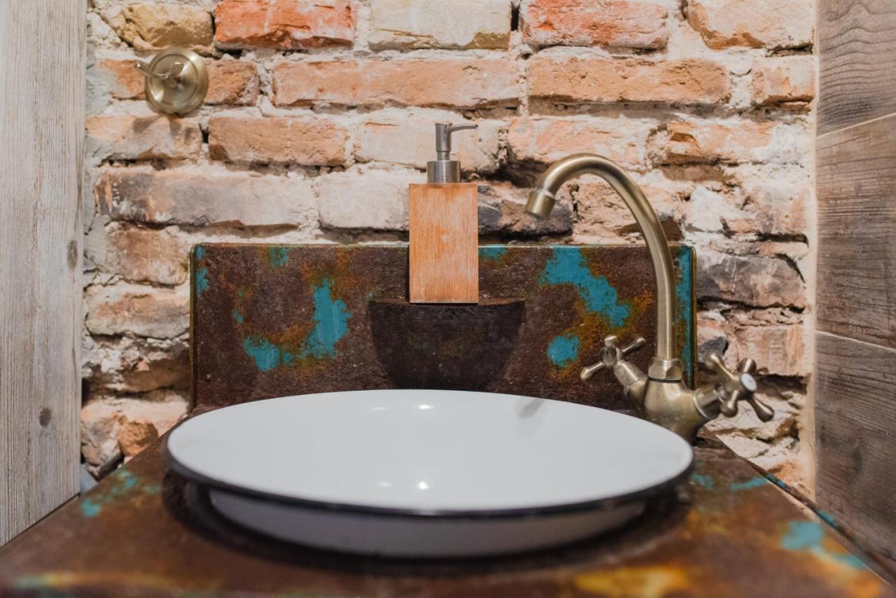 Accommodation At The Folklore Apartment Bratislava Buitenkant foto