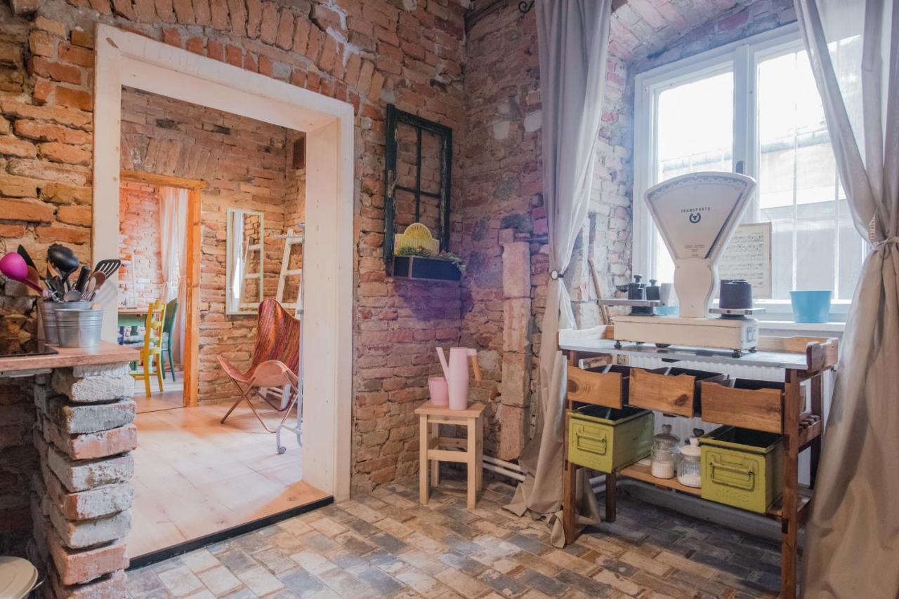 Accommodation At The Folklore Apartment Bratislava Buitenkant foto